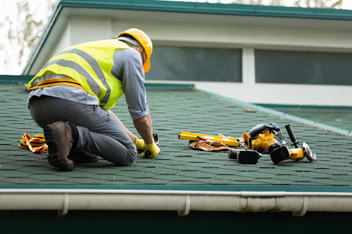 How to Avoid Debris in Gutters During Roof Work